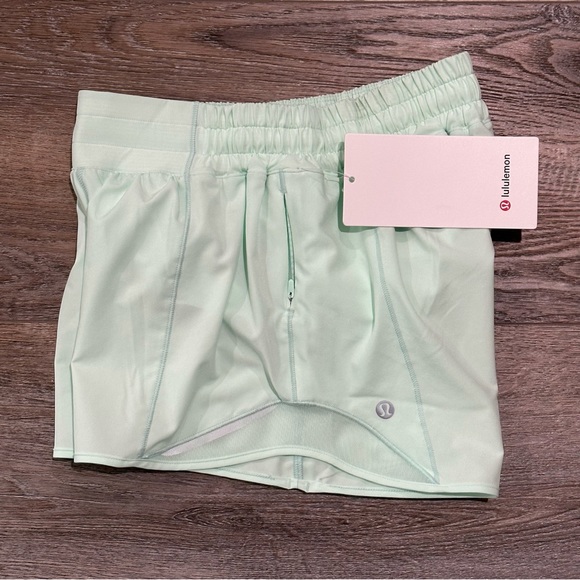 Lululemon Hotty Hot Low-Rise Lined Short 4"
Mint Moment SZ 4 - Picture 8 of 13